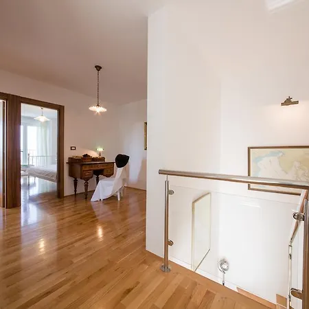 Venice Villa *