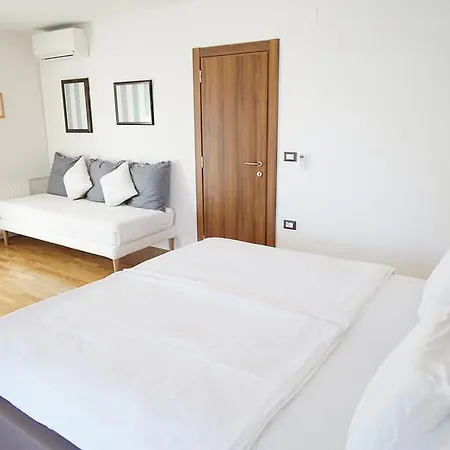 Venice Villa *